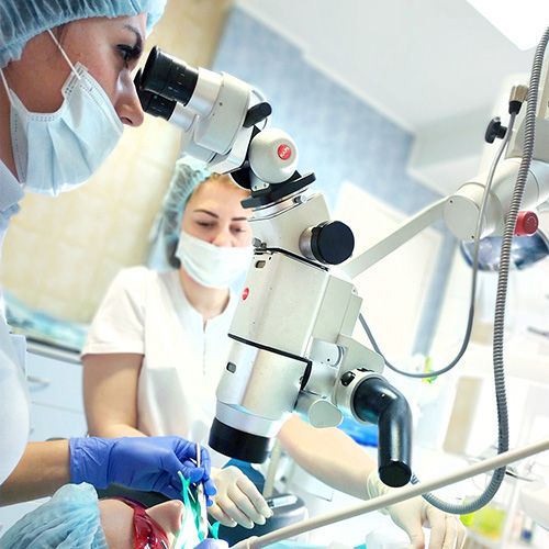 Зачем стоматологу микроскоп